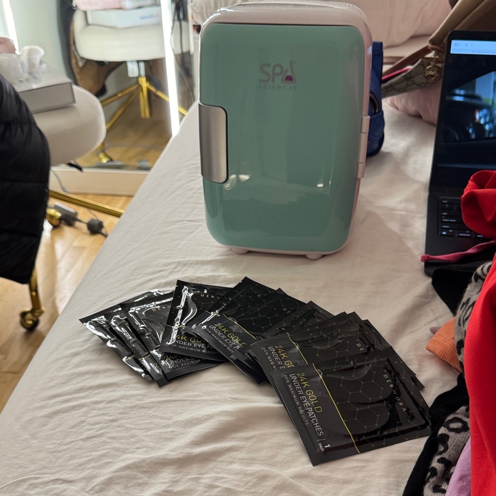 Spa Sciences Mini Fridge In Mint - image 1